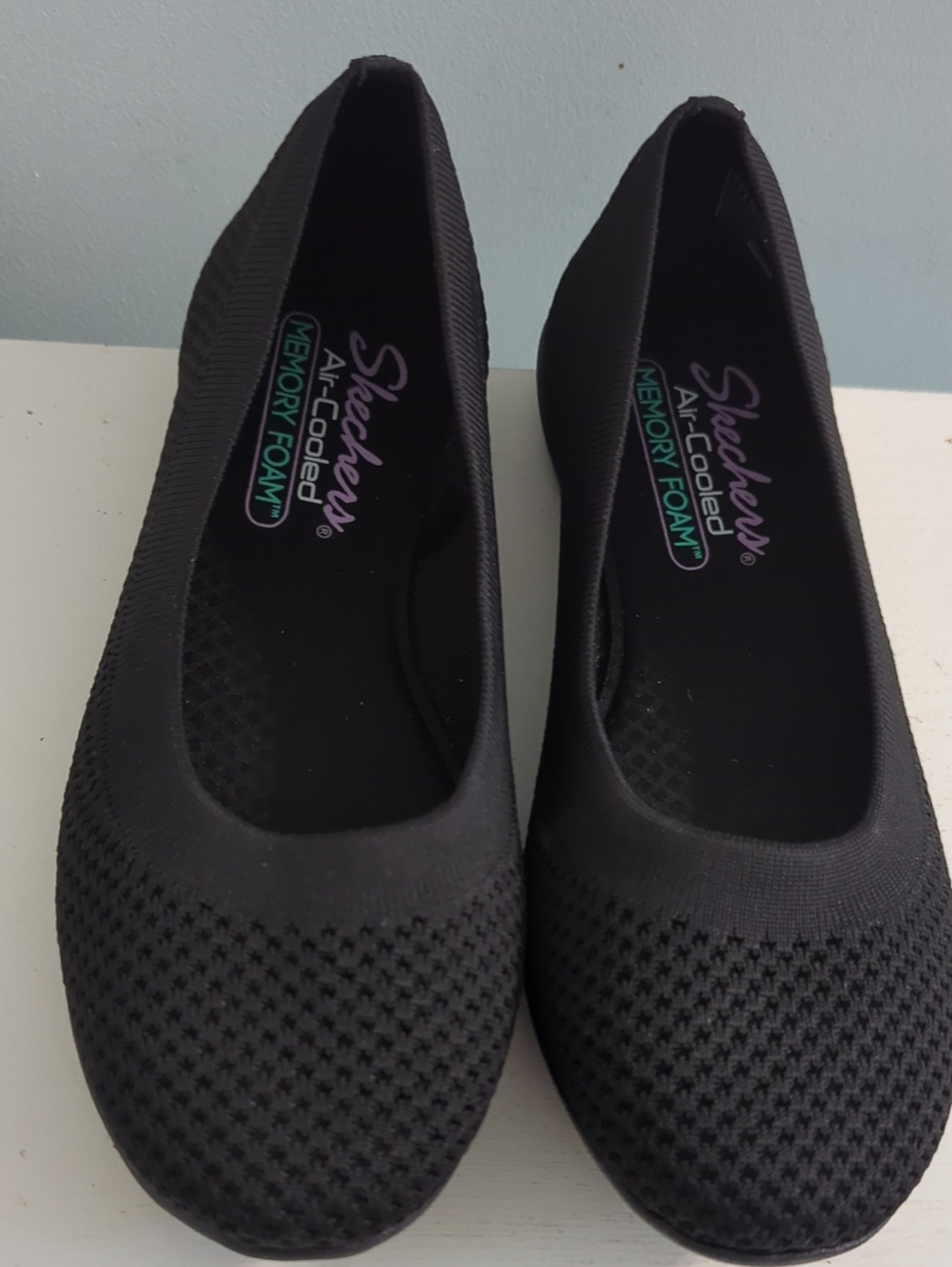 Skechers Sz 7 Black Cleo Slip On Ballet Flats with Memory Foam